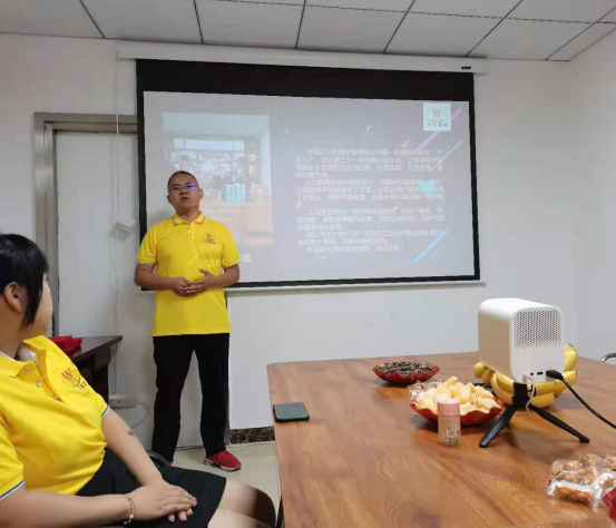 河南萬(wàn)川環(huán)保設(shè)備有限公司2021年上半年(nian)錶彰大會(huì)(hui)